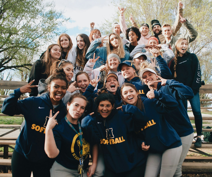 group of teenagers taking group photo